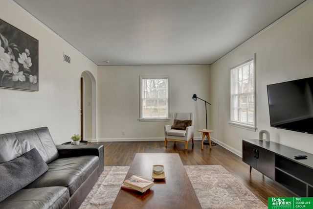 2002 N 55 Street, Omaha, NE 68104