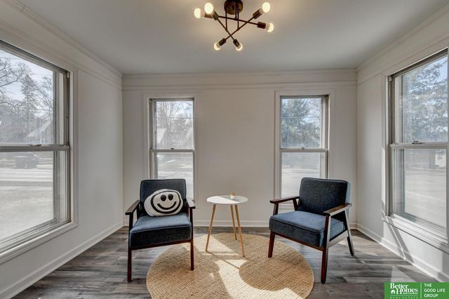 2002 N 55 Street, Omaha, NE 68104