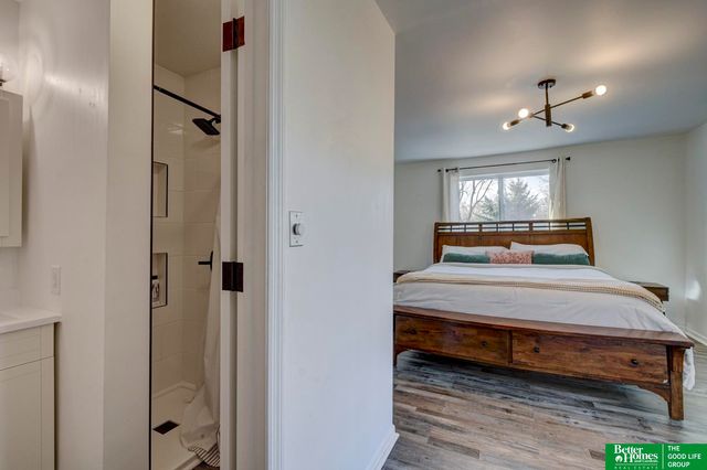 2002 N 55 Street, Omaha, NE 68104