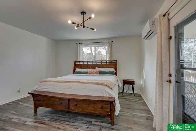 2002 N 55 Street, Omaha, NE 68104