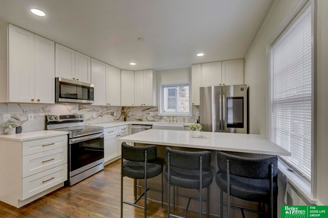 2002 N 55 Street, Omaha, NE 68104