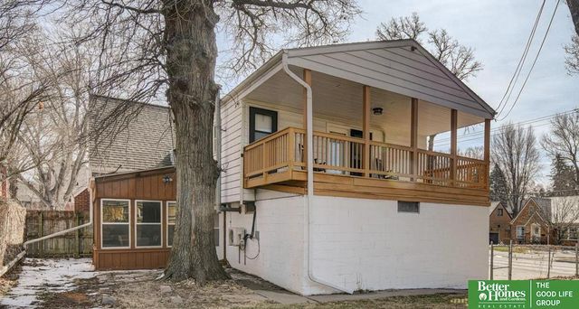 2002 N 55 Street, Omaha, NE 68104