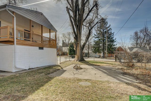 2002 N 55 Street, Omaha, NE 68104