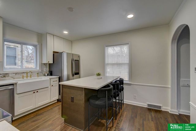 2002 N 55 Street, Omaha, NE 68104