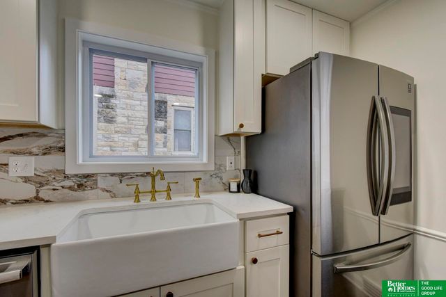 2002 N 55 Street, Omaha, NE 68104