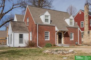 2002 N 55 Street, Omaha, NE 68104