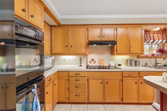 52 Golfview Drive, Hilltop Lakes, TX 77871