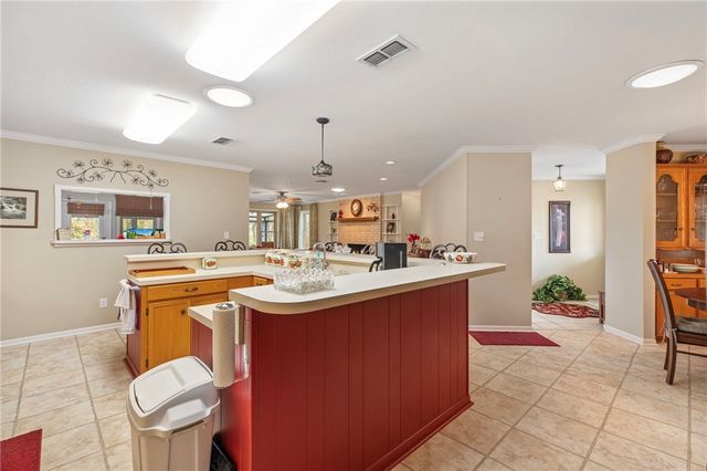 52 Golfview Drive, Hilltop Lakes, TX 77871