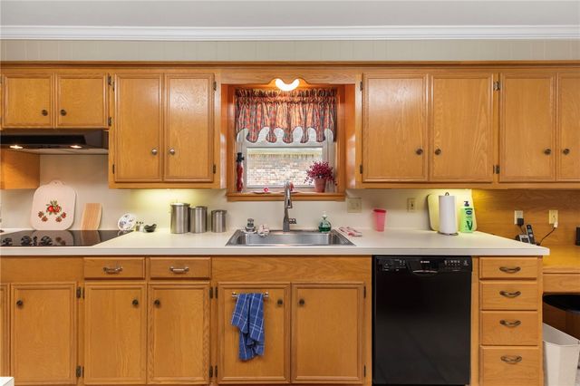 52 Golfview Drive, Hilltop Lakes, TX 77871