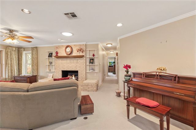 52 Golfview Drive, Hilltop Lakes, TX 77871