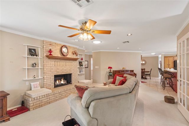 52 Golfview Drive, Hilltop Lakes, TX 77871