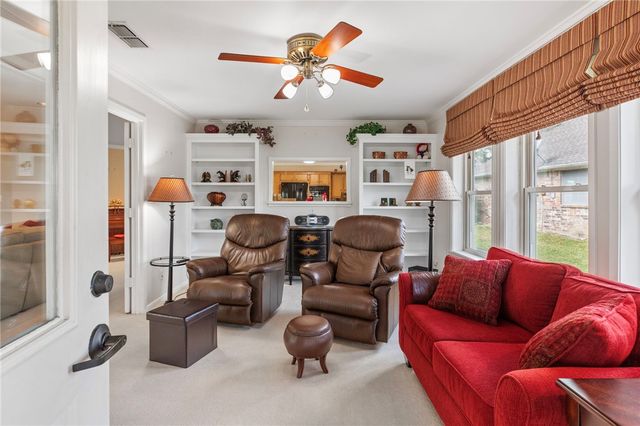 52 Golfview Drive, Hilltop Lakes, TX 77871