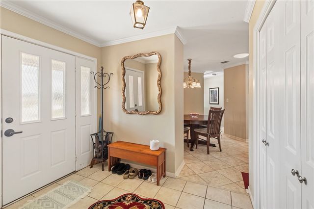 52 Golfview Drive, Hilltop Lakes, TX 77871