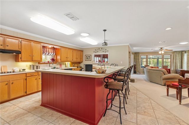 52 Golfview Drive, Hilltop Lakes, TX 77871