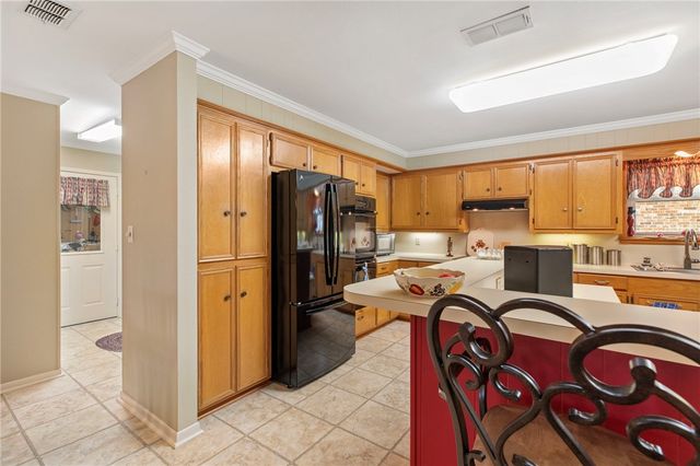 52 Golfview Drive, Hilltop Lakes, TX 77871