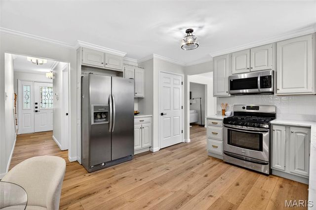9901 Baywood Terrace, Sappington, MO 63126