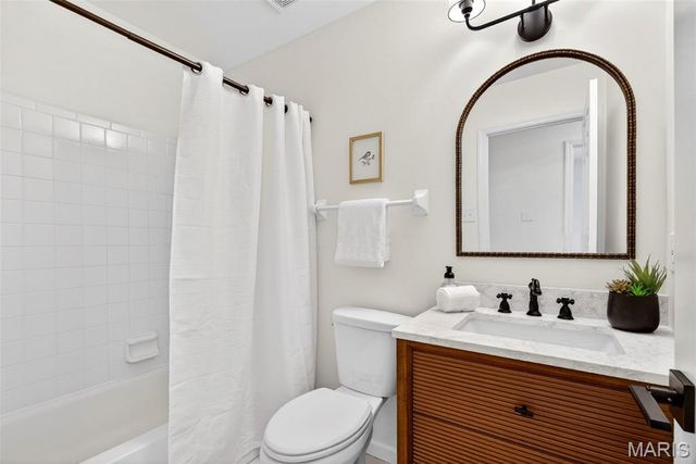 9901 Baywood Terrace, Sappington, MO 63126