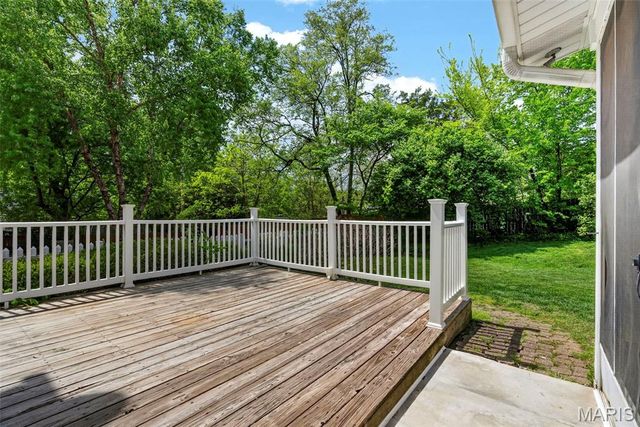 9901 Baywood Terrace, Sappington, MO 63126