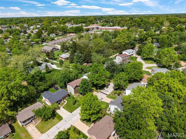 9901 Baywood Terrace, Sappington, MO 63126