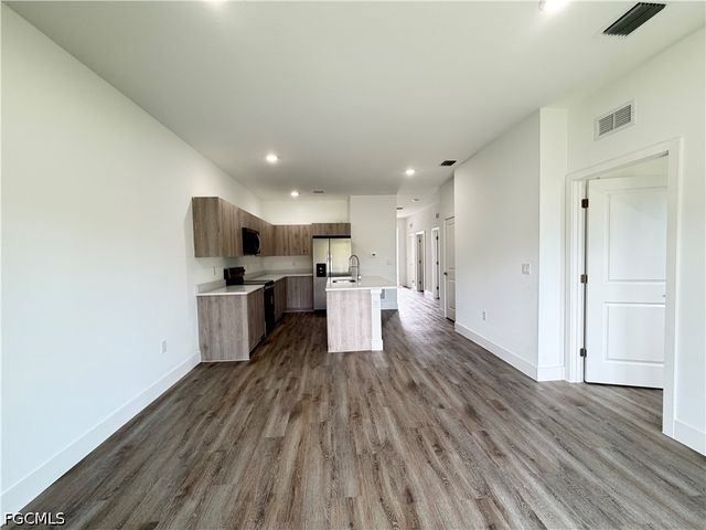 1256 MILWAUKEE BLVD, Lehigh Acres, FL 33974