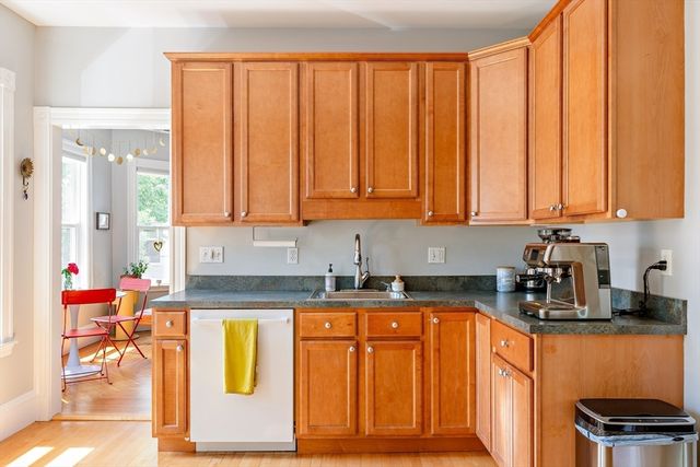 25 Banks St 2, Somerville, MA 02144