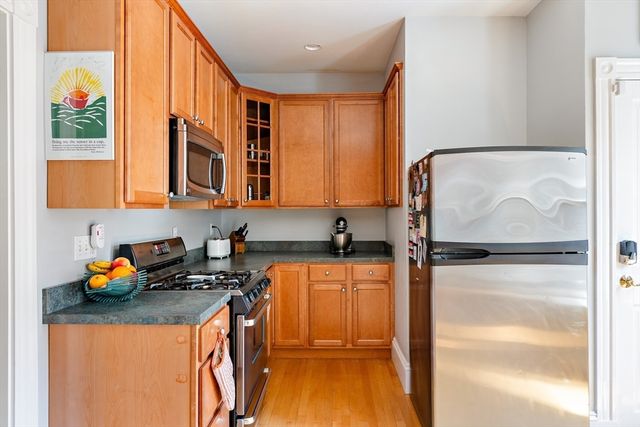 25 Banks St 2, Somerville, MA 02144