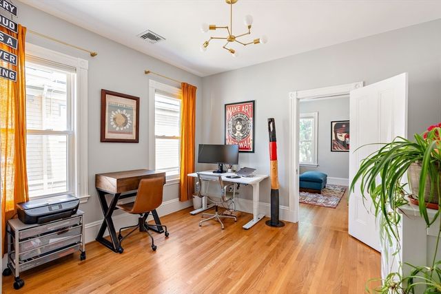 25 Banks St 2, Somerville, MA 02144