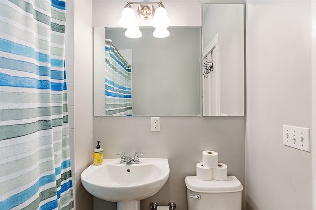 25 Banks St 2, Somerville, MA 02144
