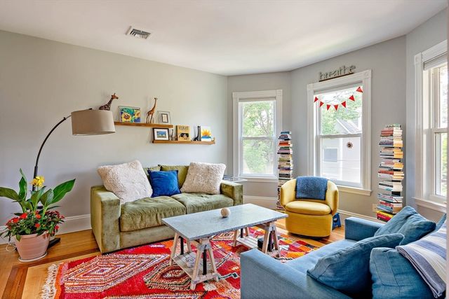 25 Banks St 2, Somerville, MA 02144