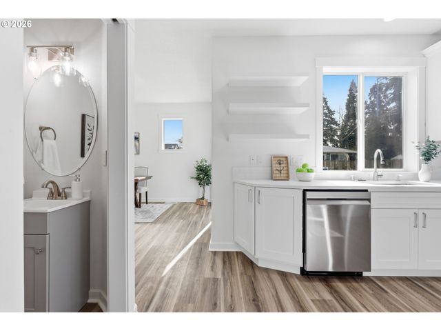 20612 Sw ROCKPORT Ln, Beaverton, OR 97006