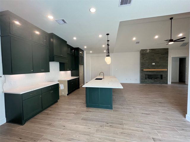 15727 Hoptree Heights Lane, Conroe, TX 77302