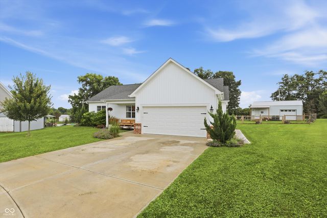 3670 E Waterford Court, Cloverdale, IN 46120