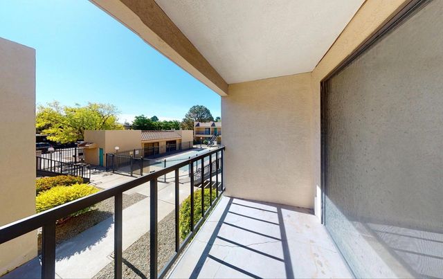 1025 Valencia Drive SE APT 10, Albuquerque, NM 87108