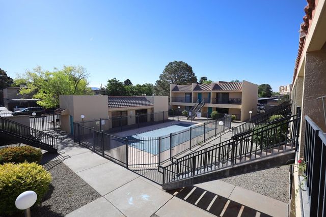 1025 Valencia Drive SE APT 10, Albuquerque, NM 87108