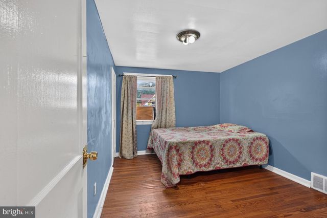 210 S 36TH ST, Camden, NJ 08105