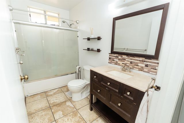 411 Iliahi St, Lanai City, HI 96763