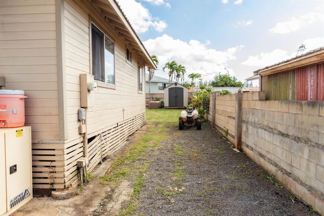 411 Iliahi St, Lanai City, HI 96763