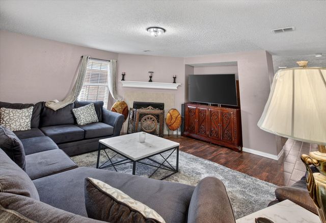 1632 Lionheart Drive, Little Elm, TX 75036