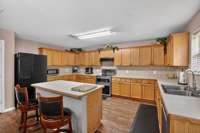 1632 Lionheart Drive, Little Elm, TX 75036