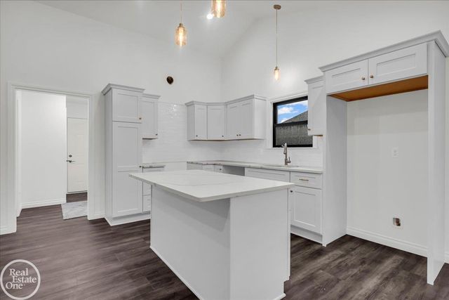 1920 Sheldrake Lane, St, MI 48079