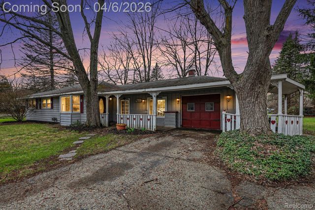1260 Gilbert Street, Flint Charter Township, MI 48532