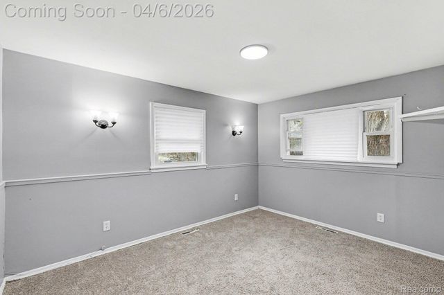 1260 Gilbert Street, Flint Charter Township, MI 48532