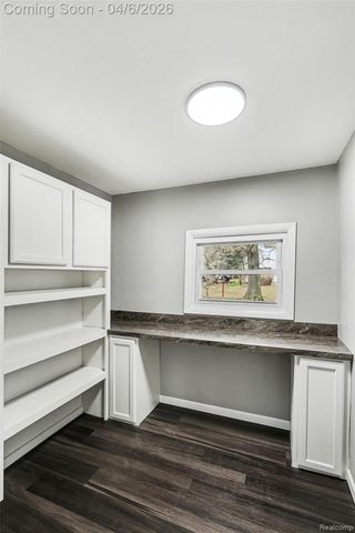 1260 Gilbert Street, Flint Charter Township, MI 48532