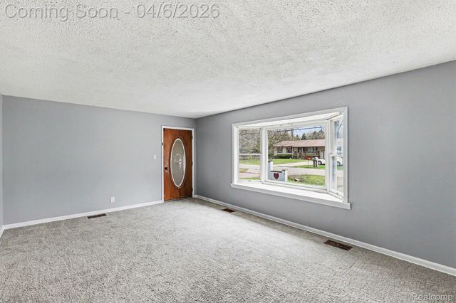1260 Gilbert Street, Flint Charter Township, MI 48532
