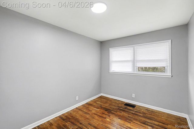 1260 Gilbert Street, Flint Charter Township, MI 48532