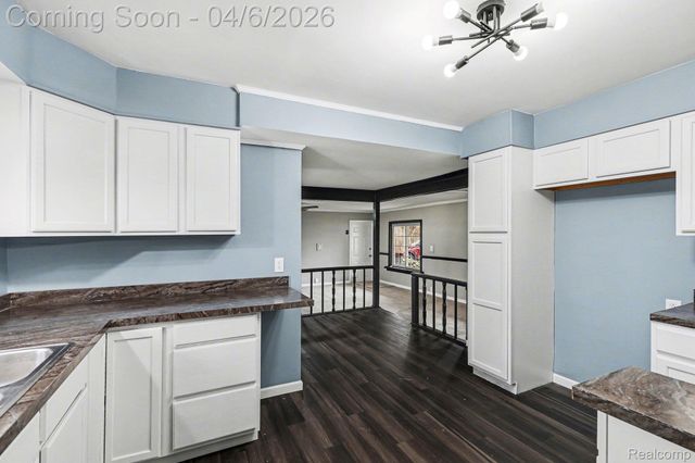 1260 Gilbert Street, Flint Charter Township, MI 48532