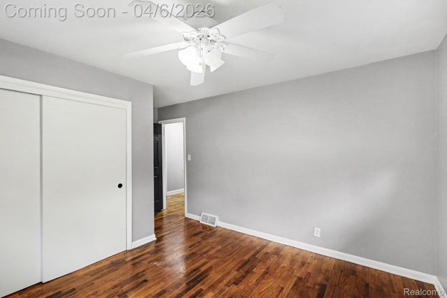 1260 Gilbert Street, Flint Charter Township, MI 48532