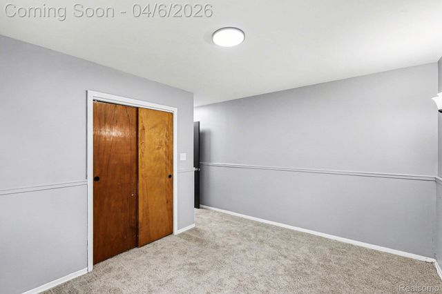 1260 Gilbert Street, Flint Charter Township, MI 48532