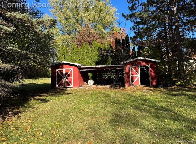 1260 Gilbert Street, Flint Charter Township, MI 48532