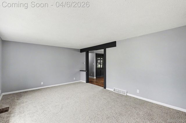 1260 Gilbert Street, Flint Charter Township, MI 48532